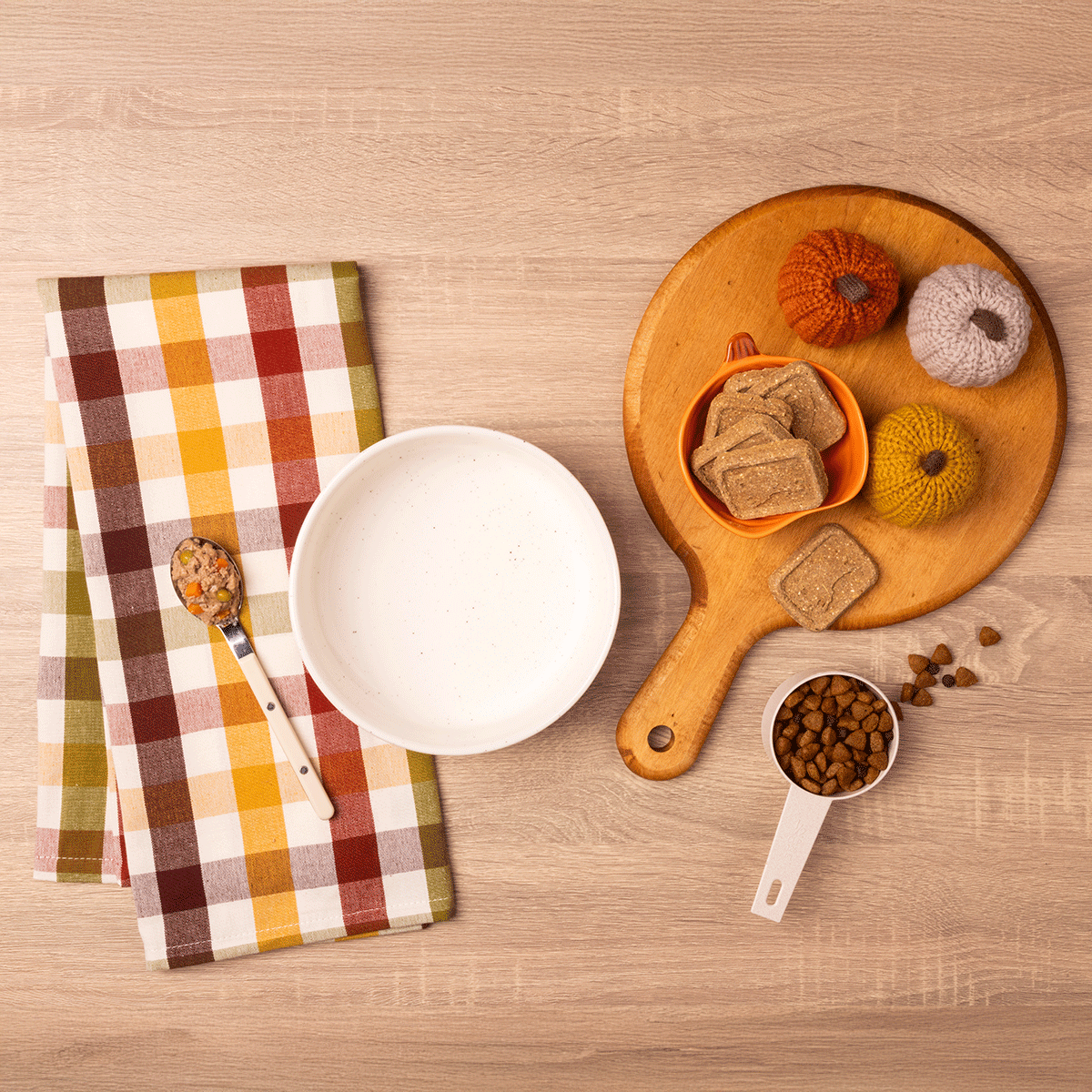 A GIF shows the ingredients being mixed to create a dog-friendly recipe.